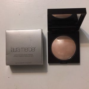 Laura Mercier Highlight